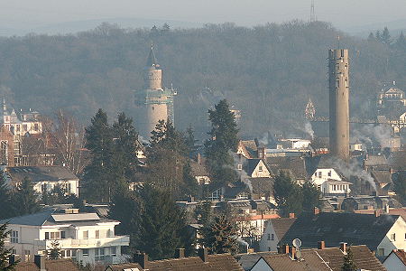 Idstein: Hexenturm und kath. Kirchturm